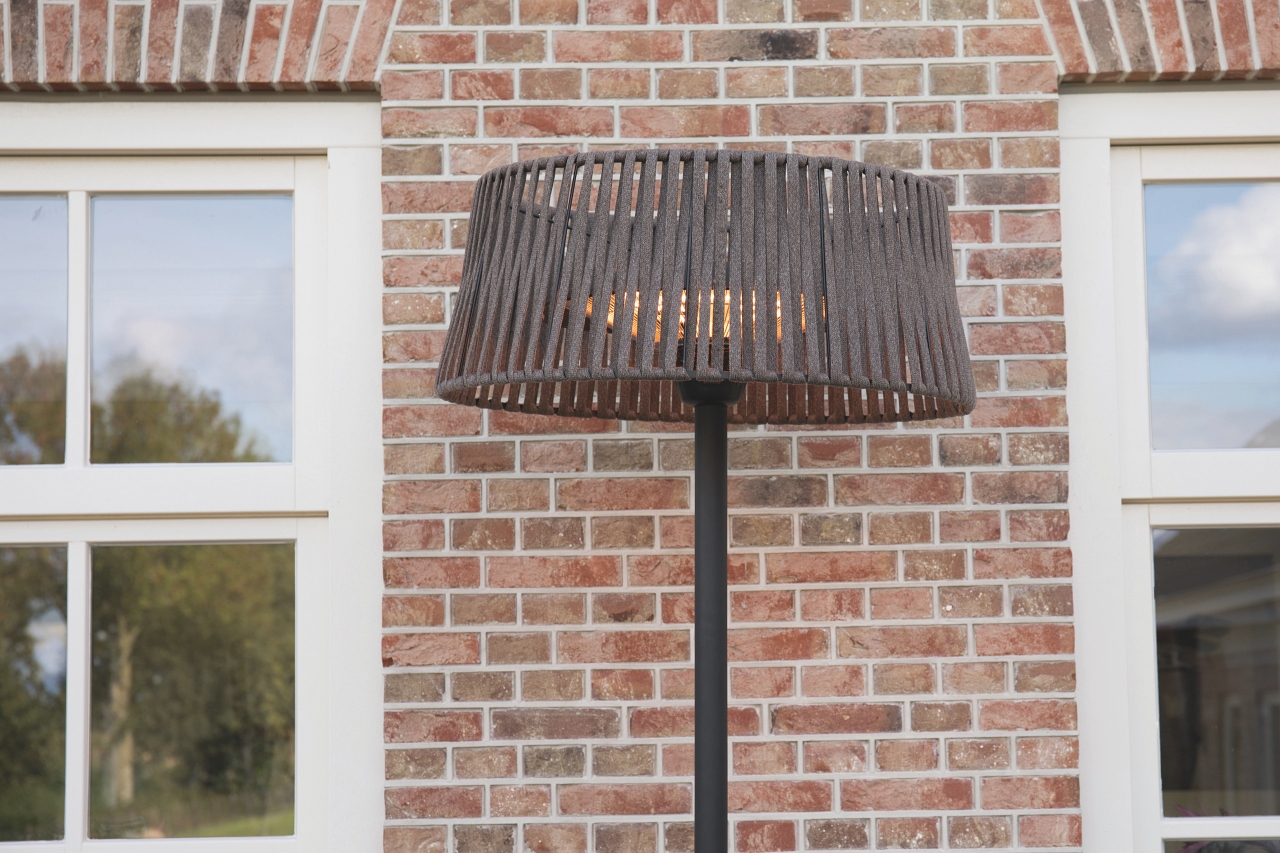 Outdoor-Stehlampe-Artix-Markisen-made-in-germany-Brown-Lifestyle-05